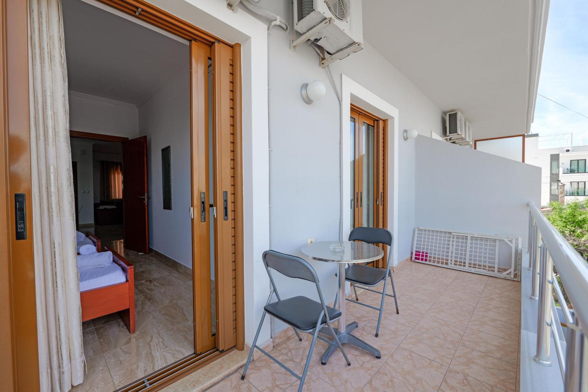 Guesthouse Moonlight Downtown كساميل المظهر الخارجي الصورة