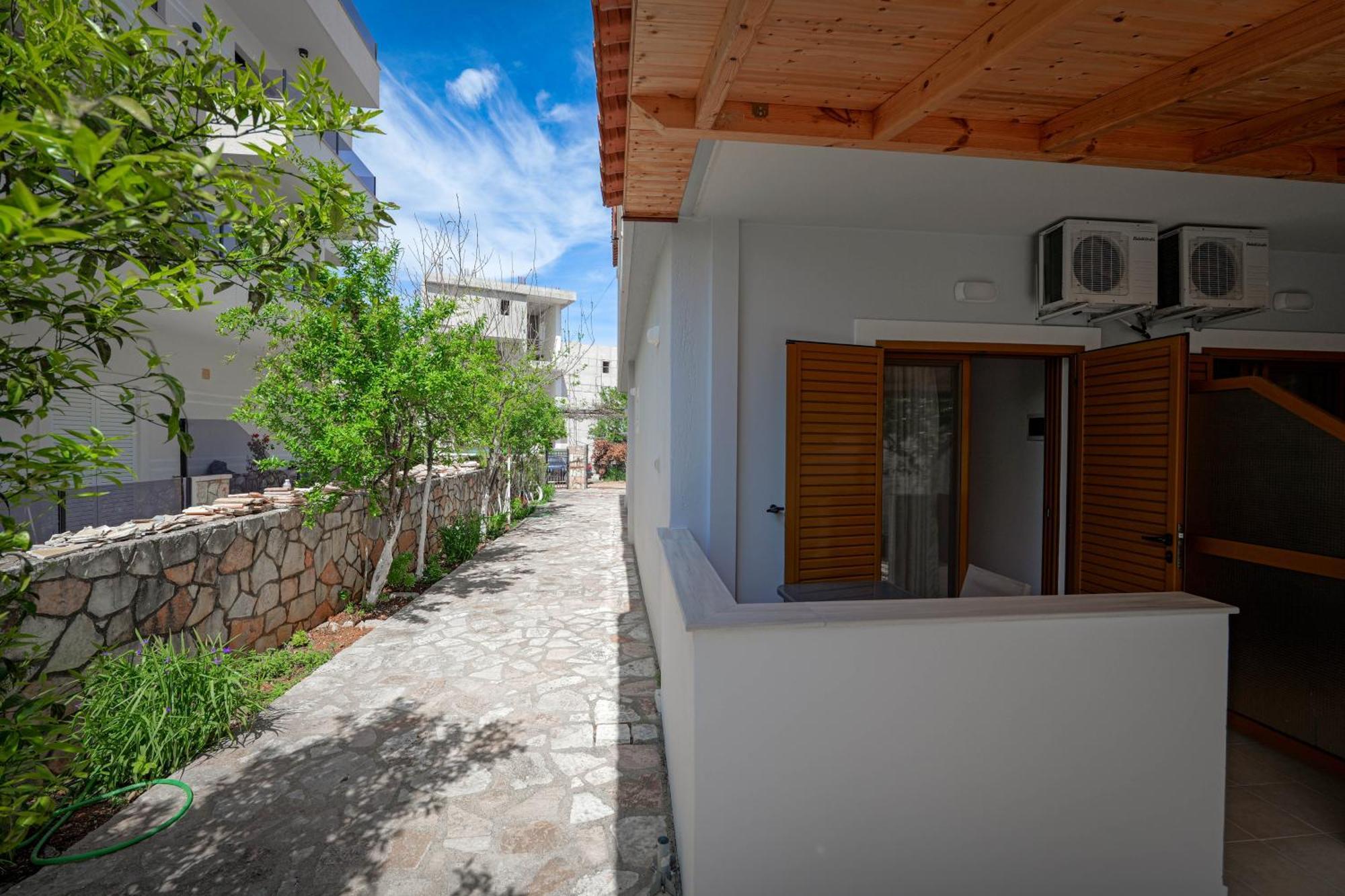 Guesthouse Moonlight Downtown كساميل المظهر الخارجي الصورة
