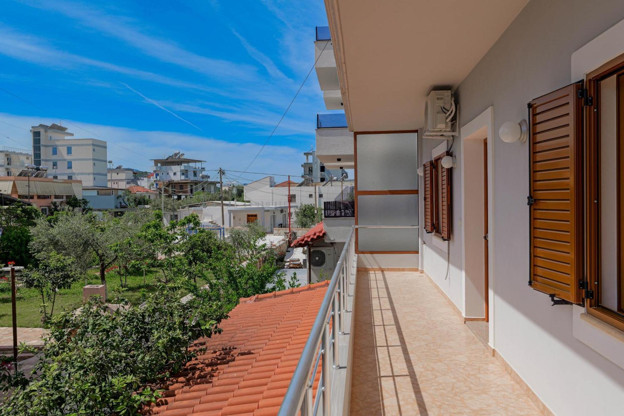 Guesthouse Moonlight Downtown كساميل المظهر الخارجي الصورة