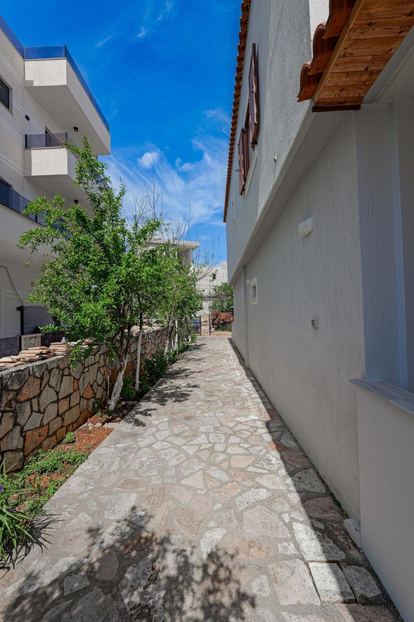 Guesthouse Moonlight Downtown كساميل المظهر الخارجي الصورة