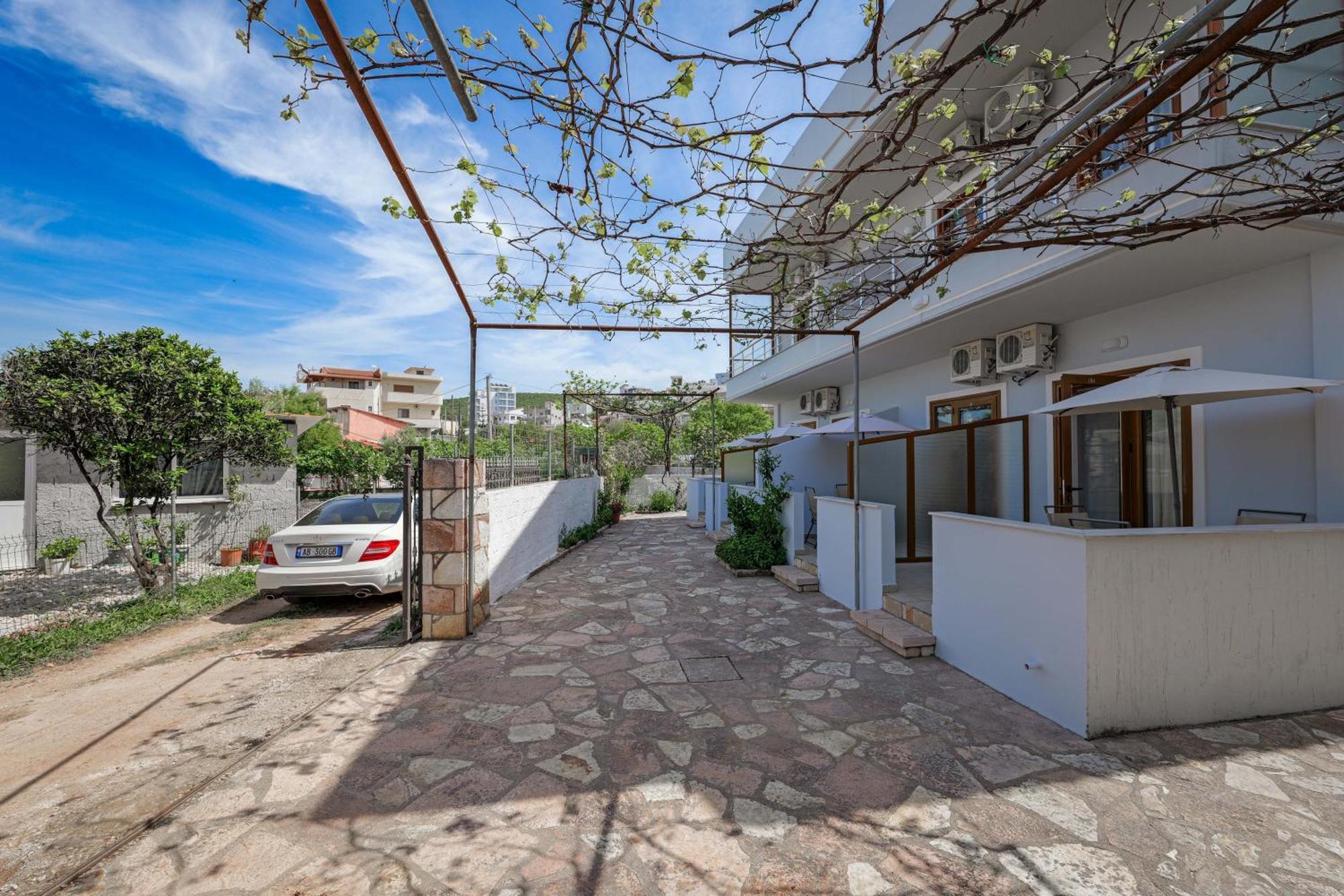 Guesthouse Moonlight Downtown كساميل المظهر الخارجي الصورة