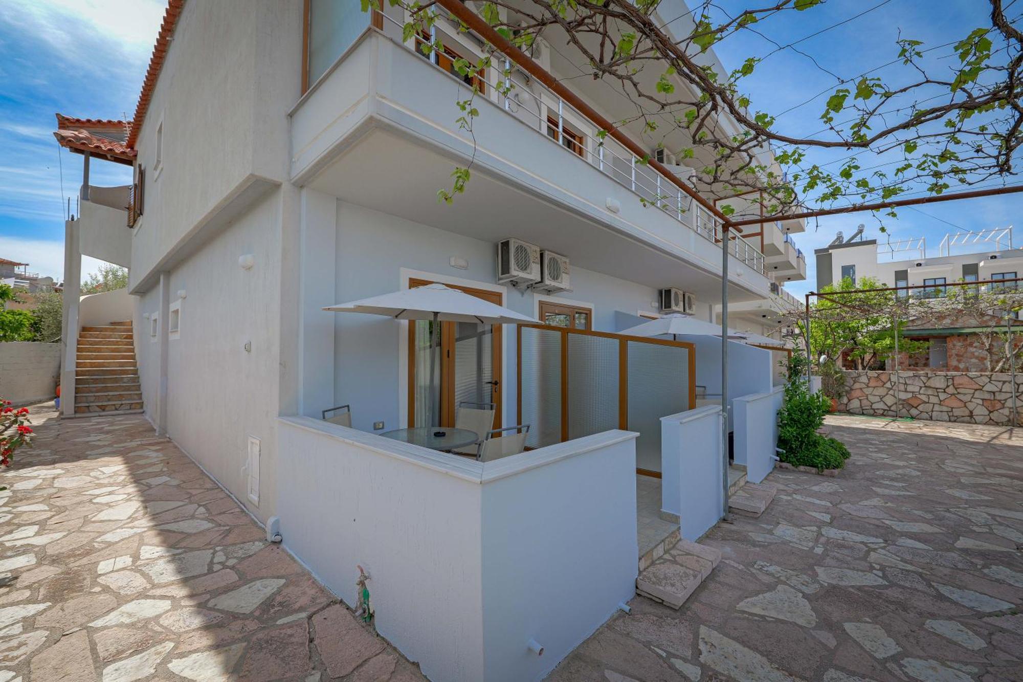 Guesthouse Moonlight Downtown كساميل المظهر الخارجي الصورة